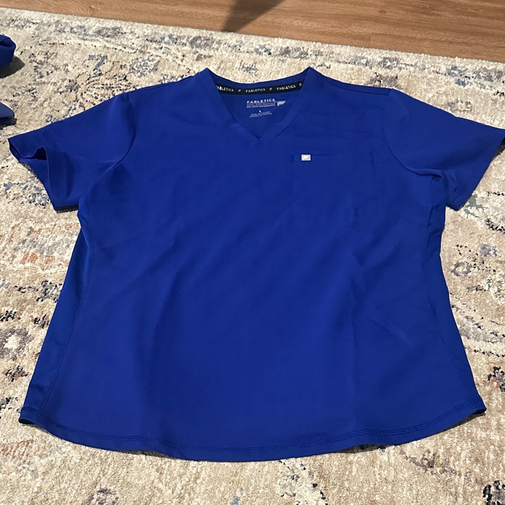 Fabletics Galaxy Blue Scrub Top size Large
